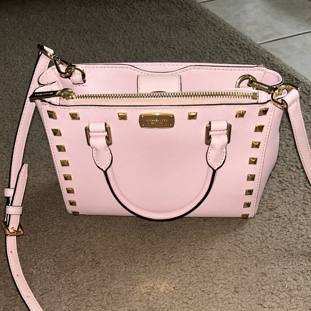Michael Kors - Picture 2 of 5